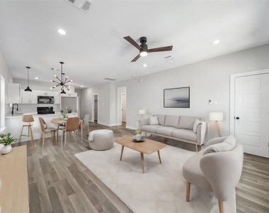 402 E 37th Street - Photo Thumbnail 1
