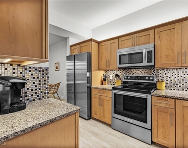 401 Bayfront Place - Photo Thumbnail 5
