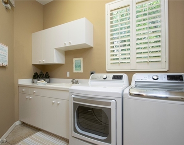 476 1st Avenue N - Photo Thumbnail 23