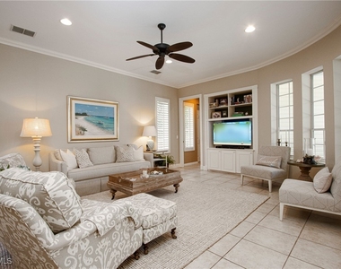 476 1st Avenue N - Photo Thumbnail 1