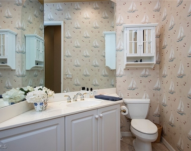 476 1st Avenue N - Photo Thumbnail 3