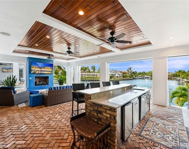 481 21st Avenue S - Photo Thumbnail 9