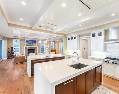 481 21st Avenue S - Photo Thumbnail 4