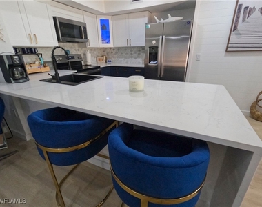 1160 Wildwood Lakes Boulevard - Photo Thumbnail 10