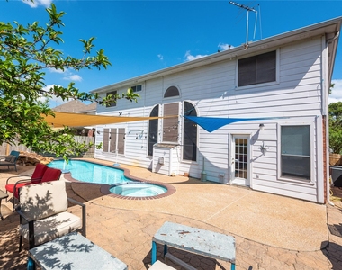 10815 Oak Bayou Lane - Photo Thumbnail 33
