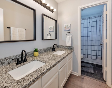 10815 Oak Bayou Lane - Photo Thumbnail 23