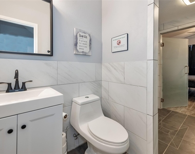 10815 Oak Bayou Lane - Photo Thumbnail 16