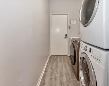 10815 Oak Bayou Lane - Photo Thumbnail 12