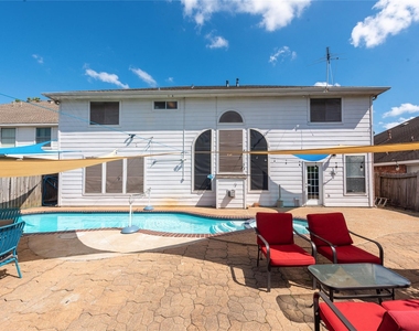 10815 Oak Bayou Lane - Photo Thumbnail 32