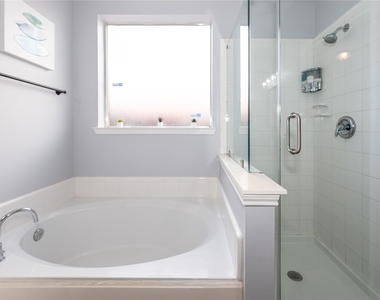10815 Oak Bayou Lane - Photo Thumbnail 17