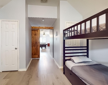 10815 Oak Bayou Lane - Photo Thumbnail 21