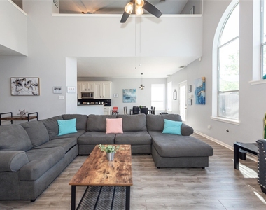 10815 Oak Bayou Lane - Photo Thumbnail 3