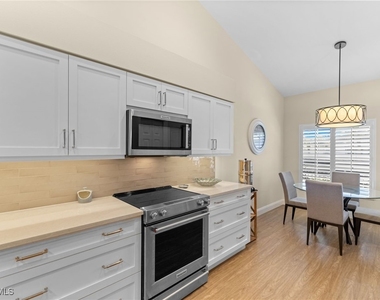 2215 Chesterbrook Court - Photo Thumbnail 10