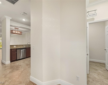 2080 Wellington Street - Photo Thumbnail 2