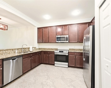 2080 Wellington Street - Photo Thumbnail 4