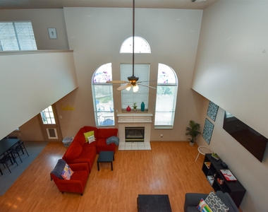 10102 White Oak Trail Lane - Photo Thumbnail 7