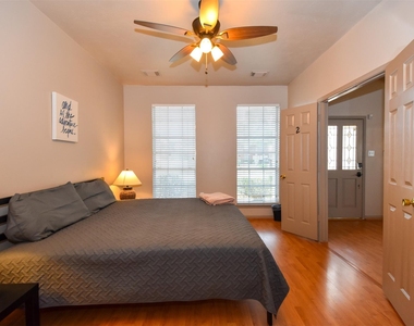 10102 White Oak Trail Lane - Photo Thumbnail 18