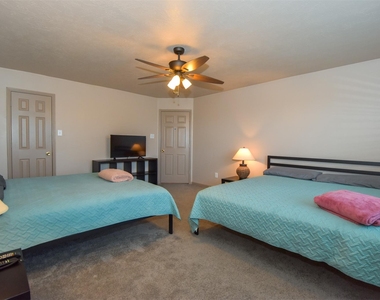 10102 White Oak Trail Lane - Photo Thumbnail 23