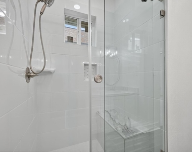 714 Zoe Street - Photo Thumbnail 25