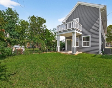 714 Zoe Street - Photo Thumbnail 9