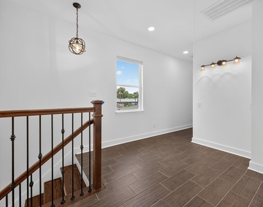 714 Zoe Street - Photo Thumbnail 14