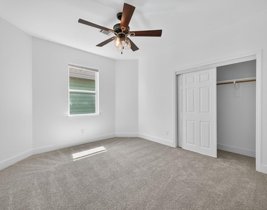 714 Zoe Street - Photo Thumbnail 31