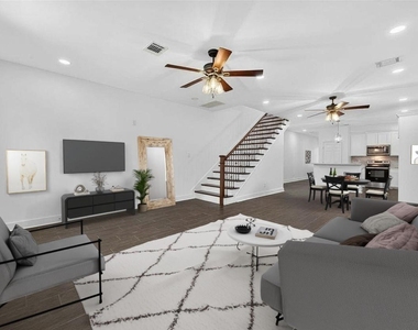 714 Zoe Street - Photo Thumbnail 11