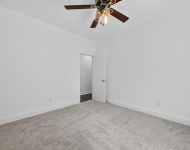 714 Zoe Street - Photo Thumbnail 32