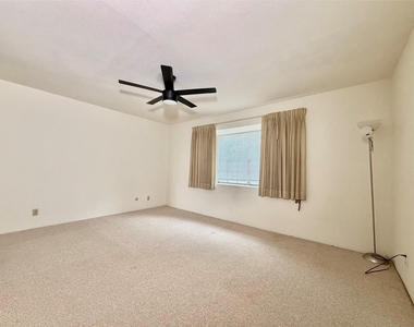 11002 Hammerly Boulevard - Photo Thumbnail 7
