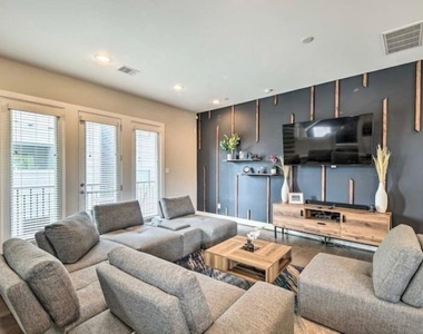 2403 Everett Street - Photo Thumbnail 1