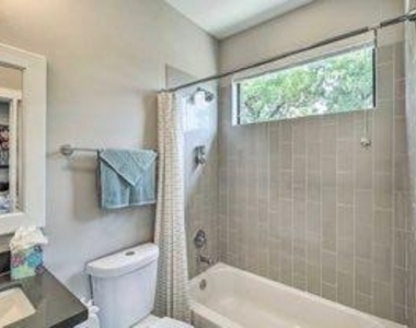 2403 Everett Street - Photo Thumbnail 4
