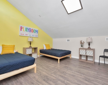 902 Golden Bear Lane - Photo Thumbnail 19