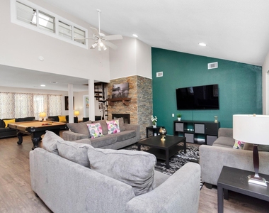 902 Golden Bear Lane - Photo Thumbnail 4