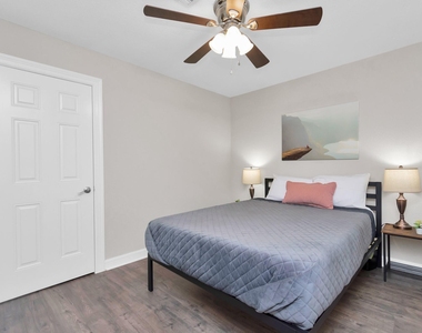 902 Golden Bear Lane - Photo Thumbnail 18