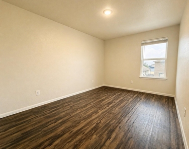 24059 Hay Needle Lane - Photo Thumbnail 12