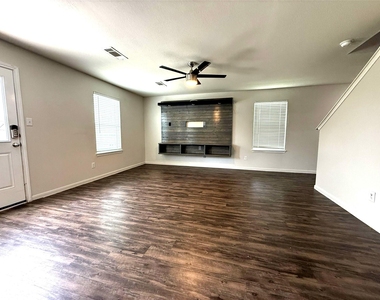 24059 Hay Needle Lane - Photo Thumbnail 15