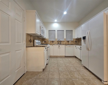 35 S Avonlea Circle - Photo Thumbnail 9