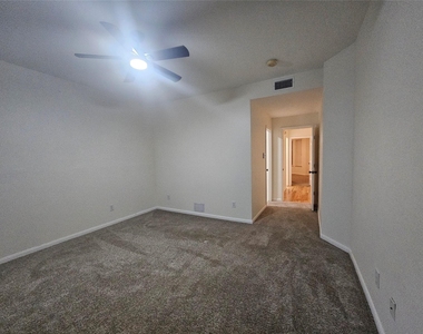 35 S Avonlea Circle - Photo Thumbnail 15