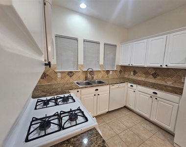 35 S Avonlea Circle - Photo Thumbnail 10
