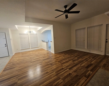 35 S Avonlea Circle - Photo Thumbnail 11