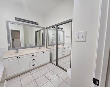 35 S Avonlea Circle - Photo Thumbnail 17