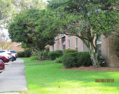16161 Tiger Bend Road - Photo Thumbnail 3