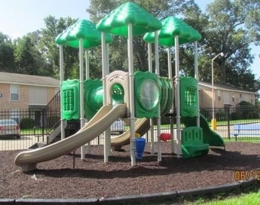 16161 Tiger Bend Road - Photo Thumbnail 8