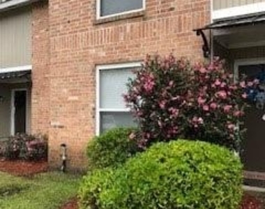 16161 Tiger Bend Road - Photo Thumbnail 2