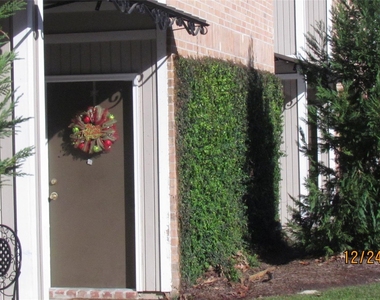 16161 Tiger Bend Road - Photo Thumbnail 6