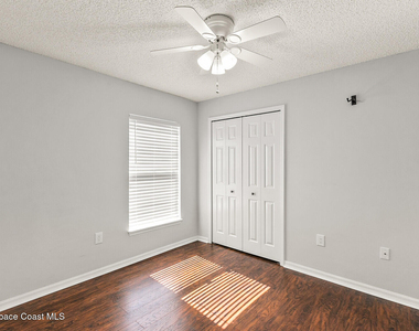 2152 Spring Creek Circle Ne - Photo Thumbnail 11
