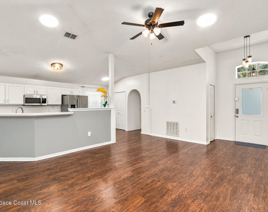 2152 Spring Creek Circle Ne - Photo Thumbnail 6