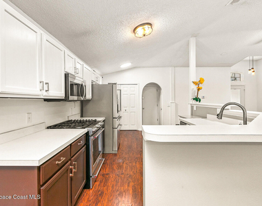2152 Spring Creek Circle Ne - Photo Thumbnail 7