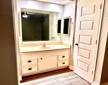 7754 Bunker Wood Lane - Photo Thumbnail 12