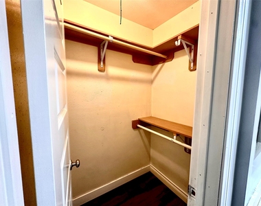 7754 Bunker Wood Lane - Photo Thumbnail 13